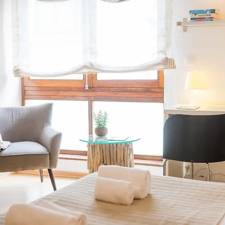 Gomes Freire With Balcony