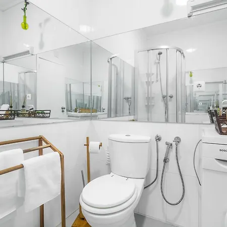 Gomes Freire With Balcony