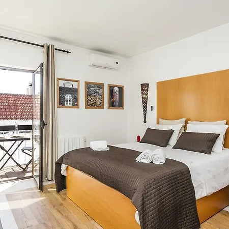 Gomes Freire With Balcony