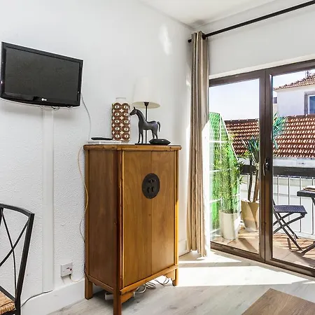 Apartment Gomes Freire With Balcony Cascais