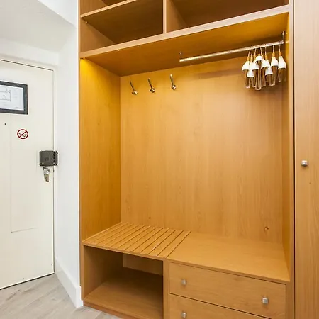 Gomes Freire With Balcony Apartment Cascais