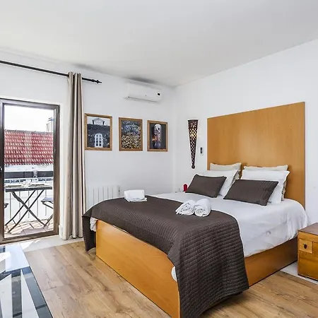 Gomes Freire With Balcony Daire Cascais