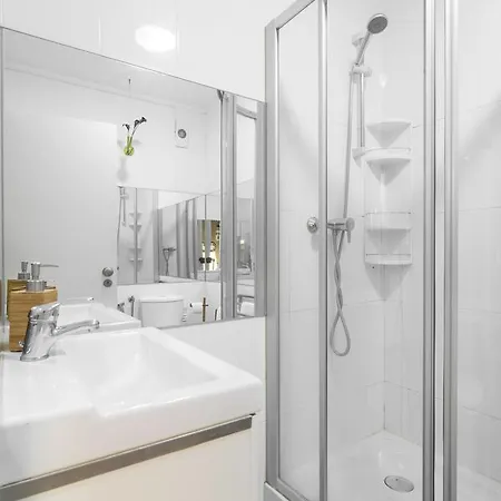 Gomes Freire With Balcony Apartment Cascais