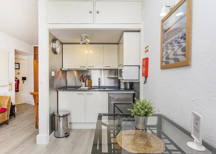 Gomes Freire With Balcony Apartament Віавіа